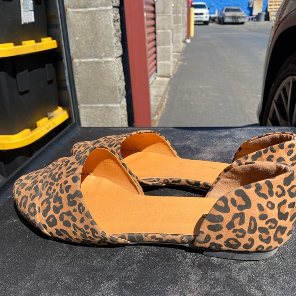 Torrid Women's Brown Black Leopard Print Flats Slip On Sandals Size 11 - Picture 9 of 11